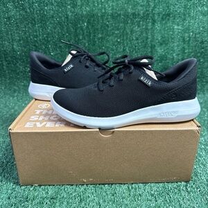 NWB Kizik Madrid Slip-On Eco-Knit Wide Black Athletic Sneakers Mens 5 Womens 6.5